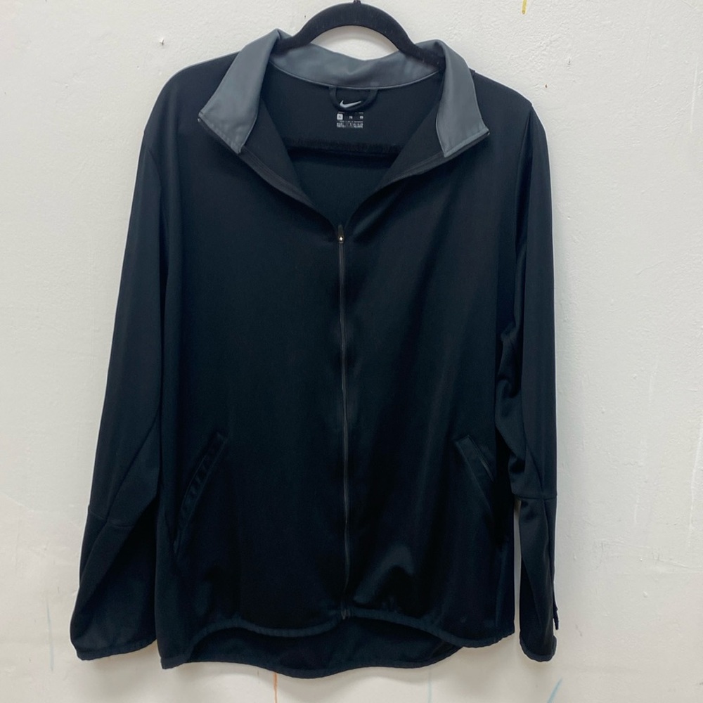 Performance Meets Style: Nike Tech Zip-Up Jacket